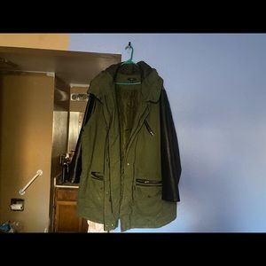 Very warm plus size 4X green and black winter jacket, black leather on each arm